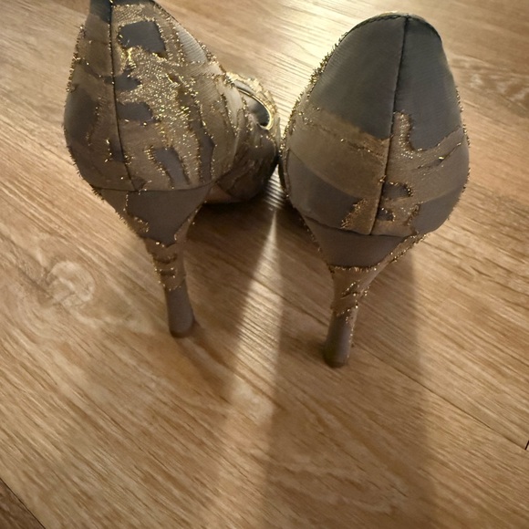 Badgley Mischka Gray and Gold Peep Toe Heels - Picture 5 of 6